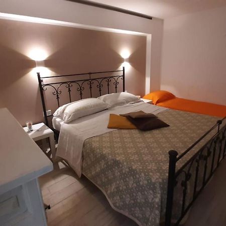 La Nicchia Del Borgo Apartment Taranto Luaran gambar