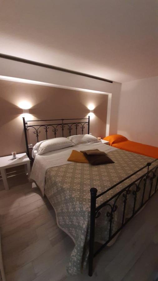 La Nicchia Del Borgo Apartment Taranto Luaran gambar